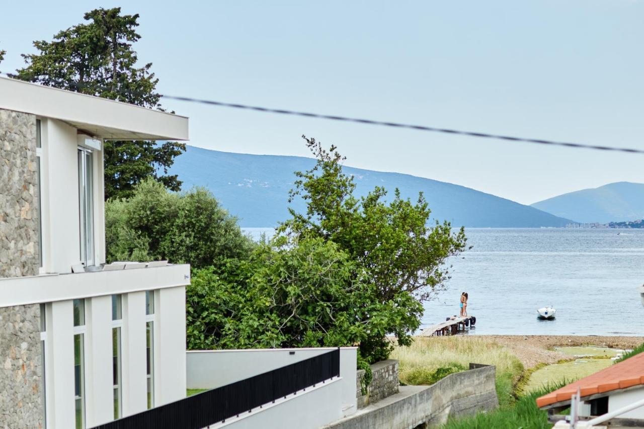Villa Waikiki Beach House Tivat Exterior foto
