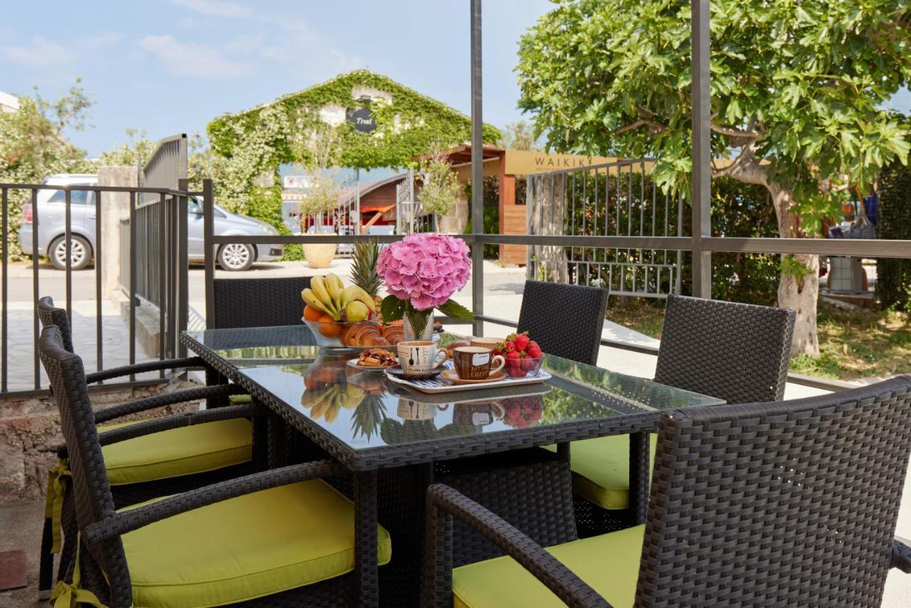 Villa Waikiki Beach House Tivat Exterior foto